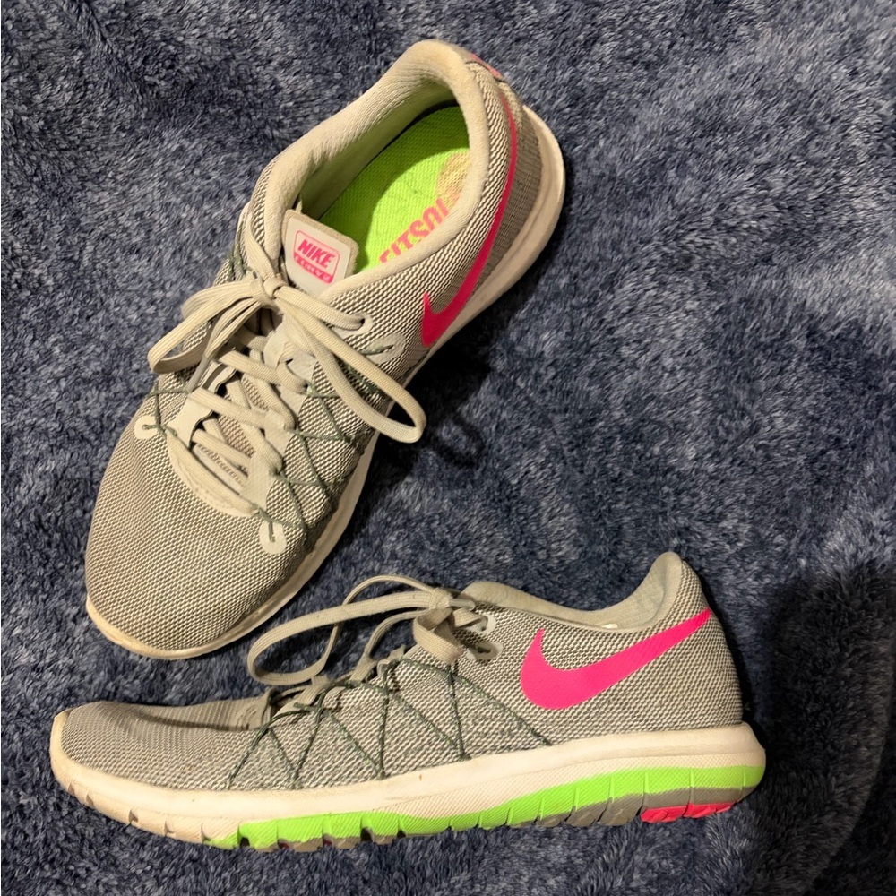 Nike Women's Gray and Pink Athletic Shoes - Picture 5 of 5